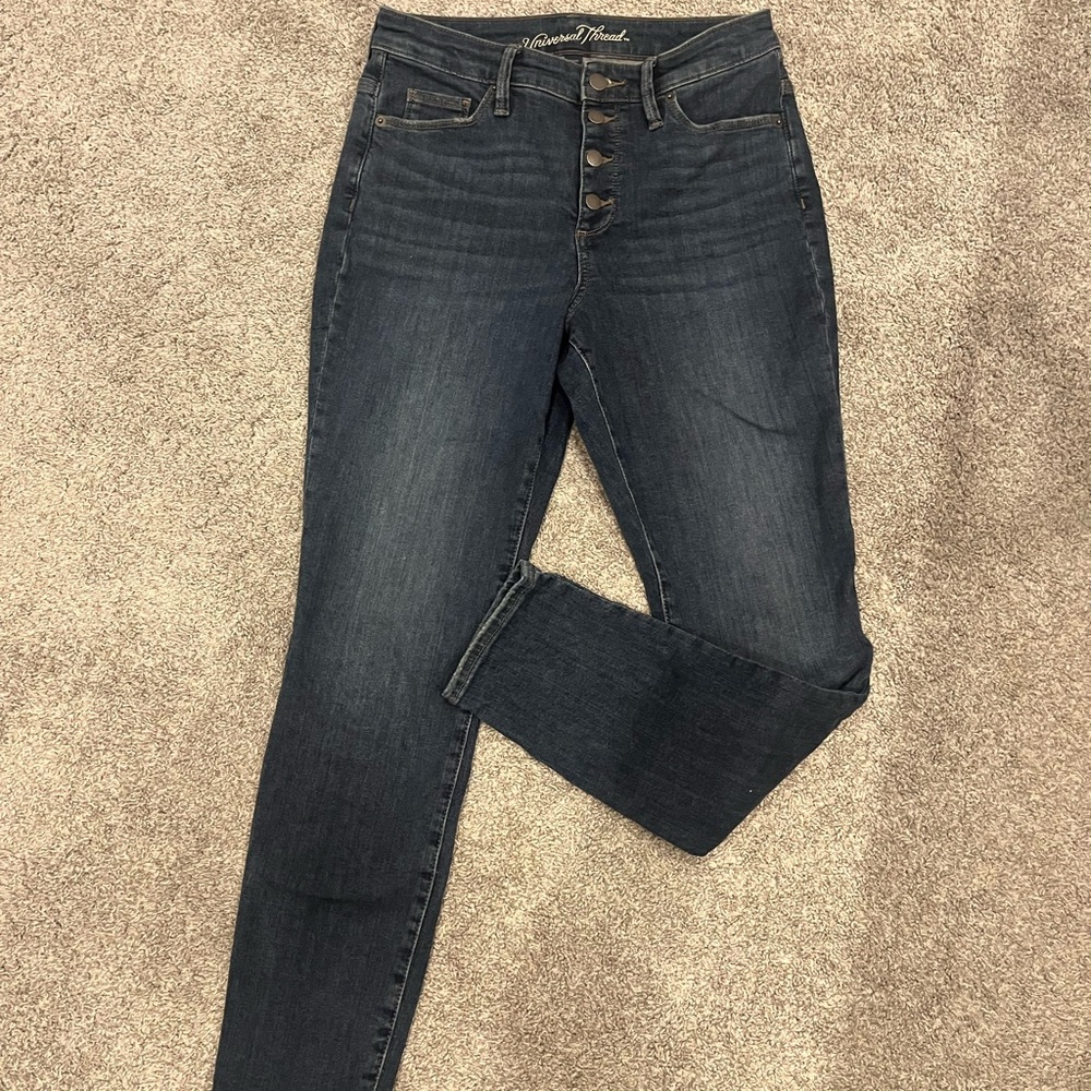 Like new, worn once universal thread skinny jean!